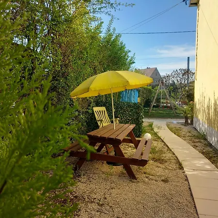 Le Petit Beaune (Cote d'Or)