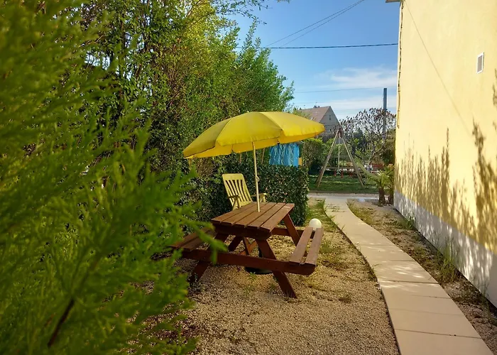 Le Petit Beaune (Cote d'Or)